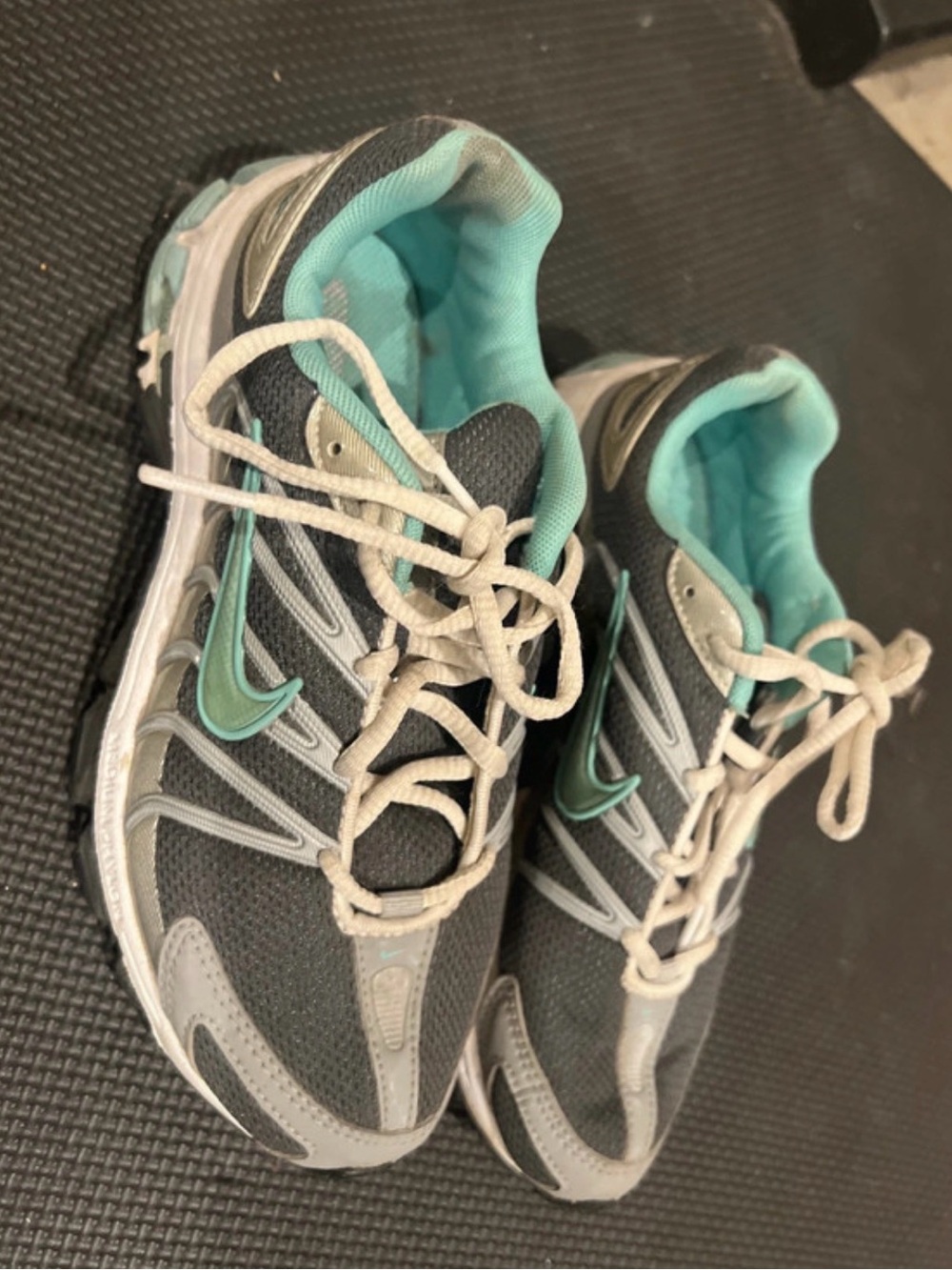 Nike Women's Athletic Sneakers in Teal and Gray